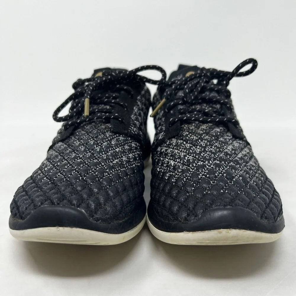 Nike Roshe 2 Flyknit Women's Size 6.5 Black Running Sneaker Shoes - 861706-001